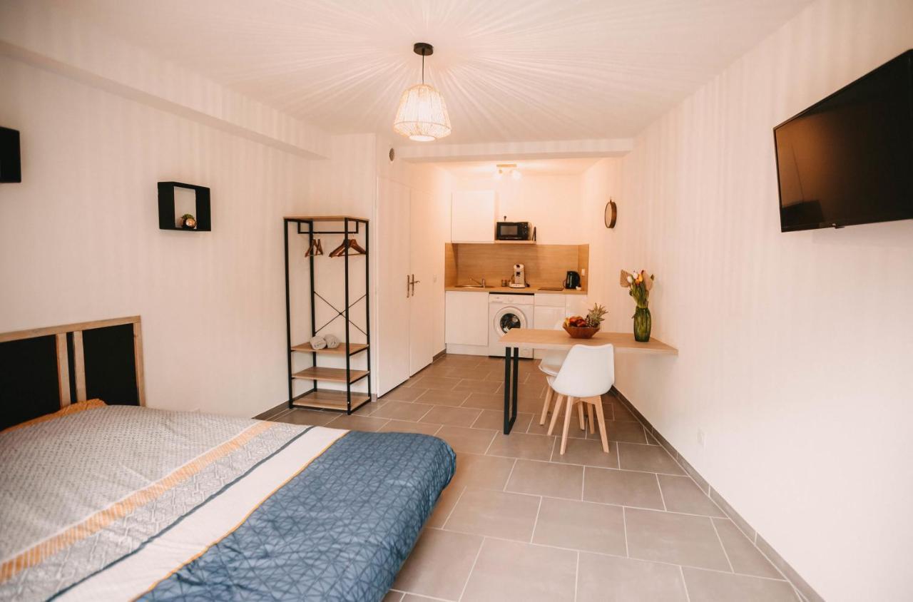 Franc-Bisontin - Unique ! 4 Logements Disponibles Besançon Esterno foto